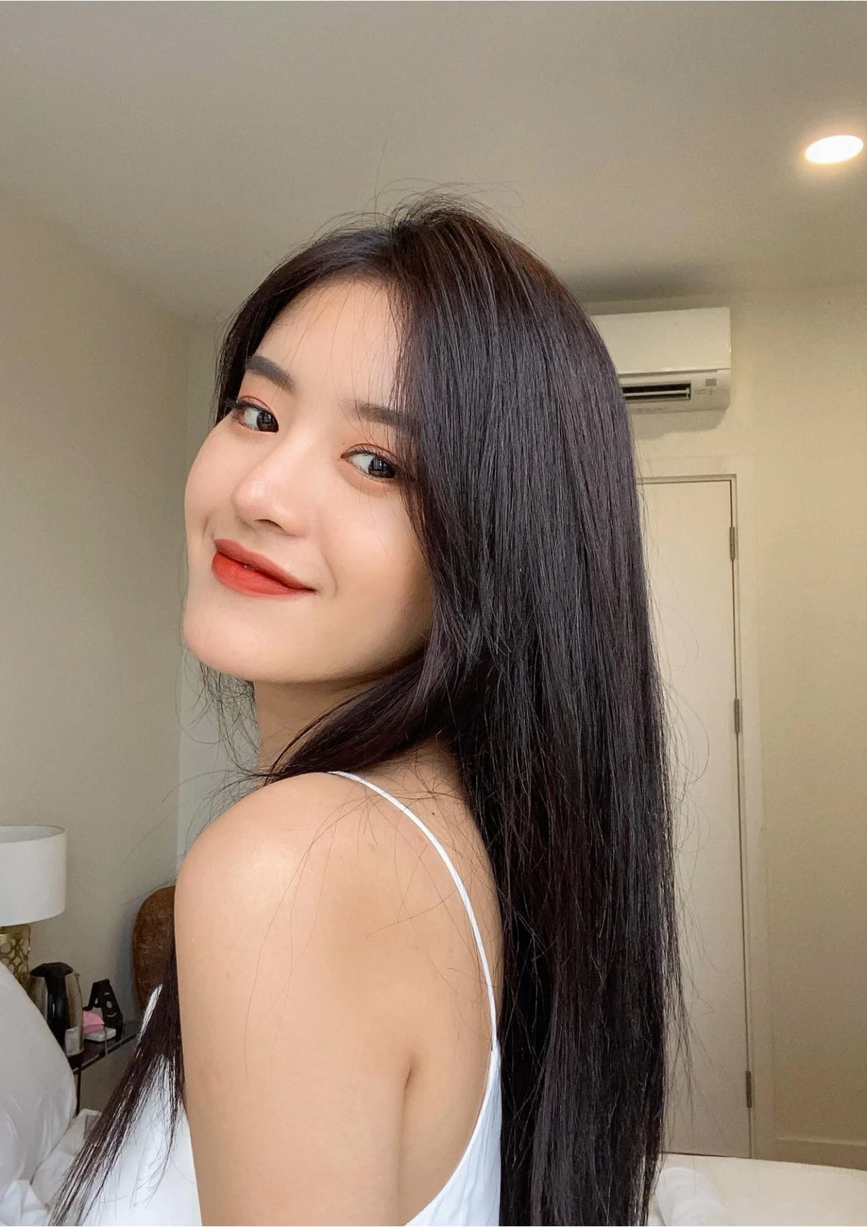 Ngô thùy trâm 2