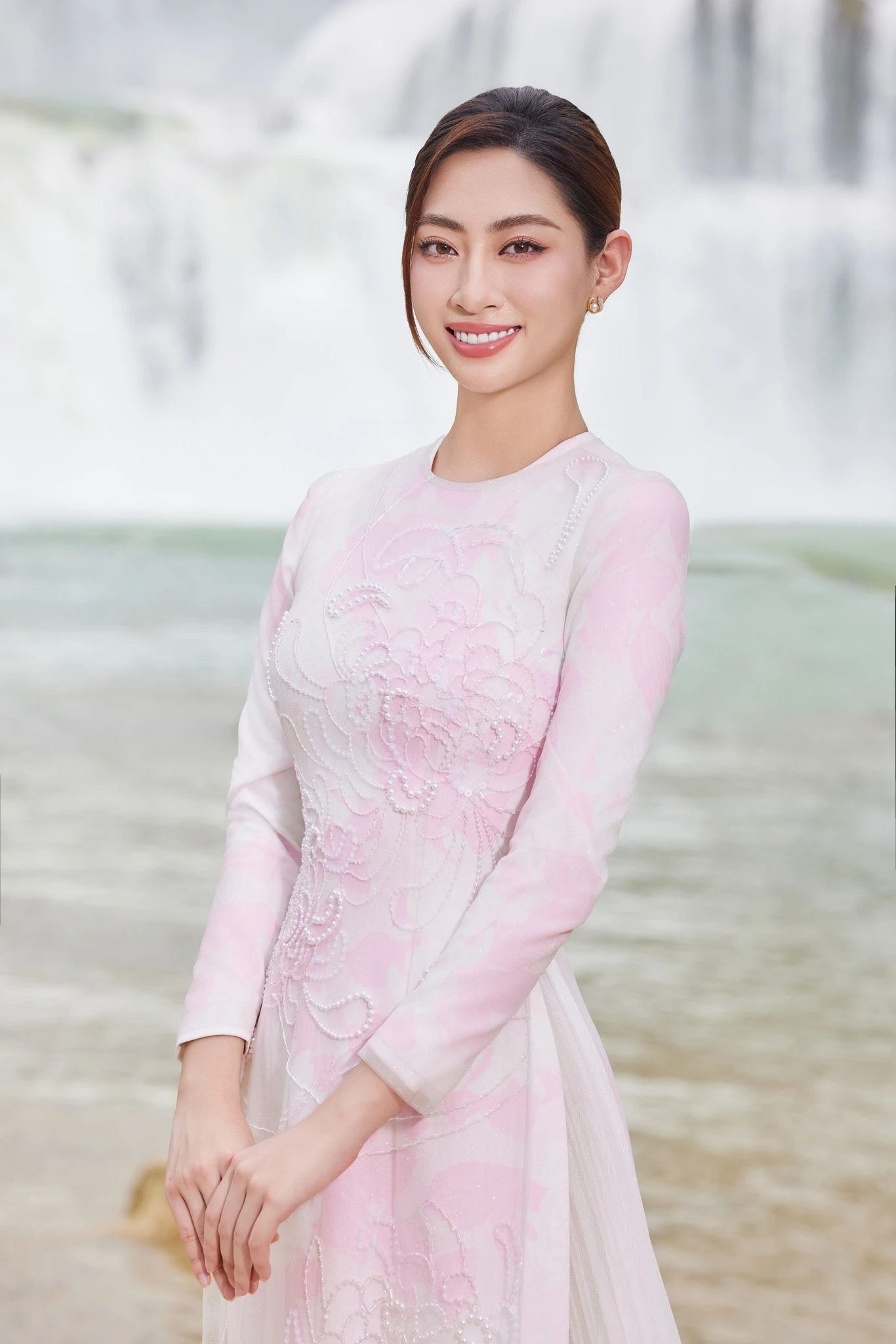 Lương thùy linh 2