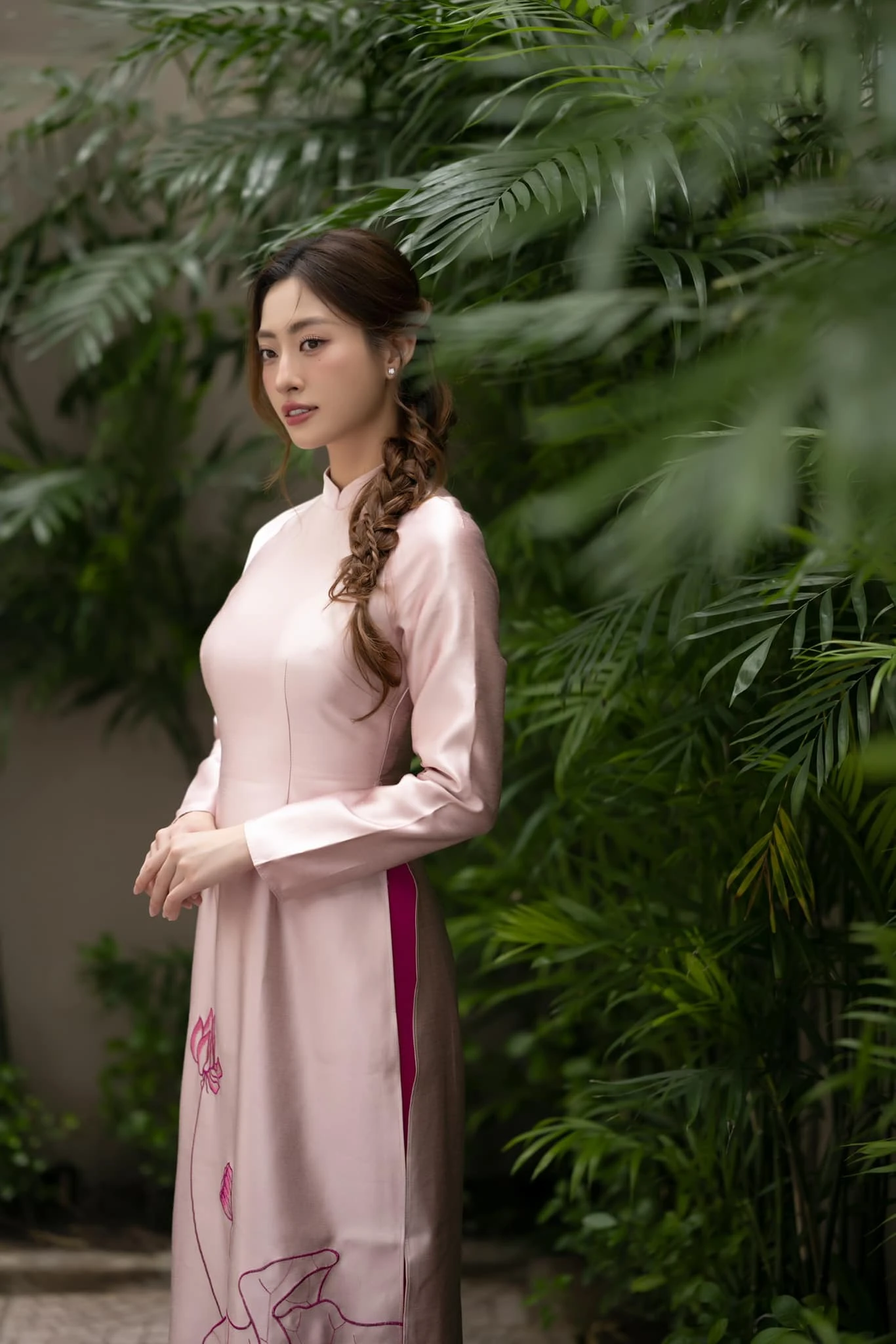 Lương thùy linh 6